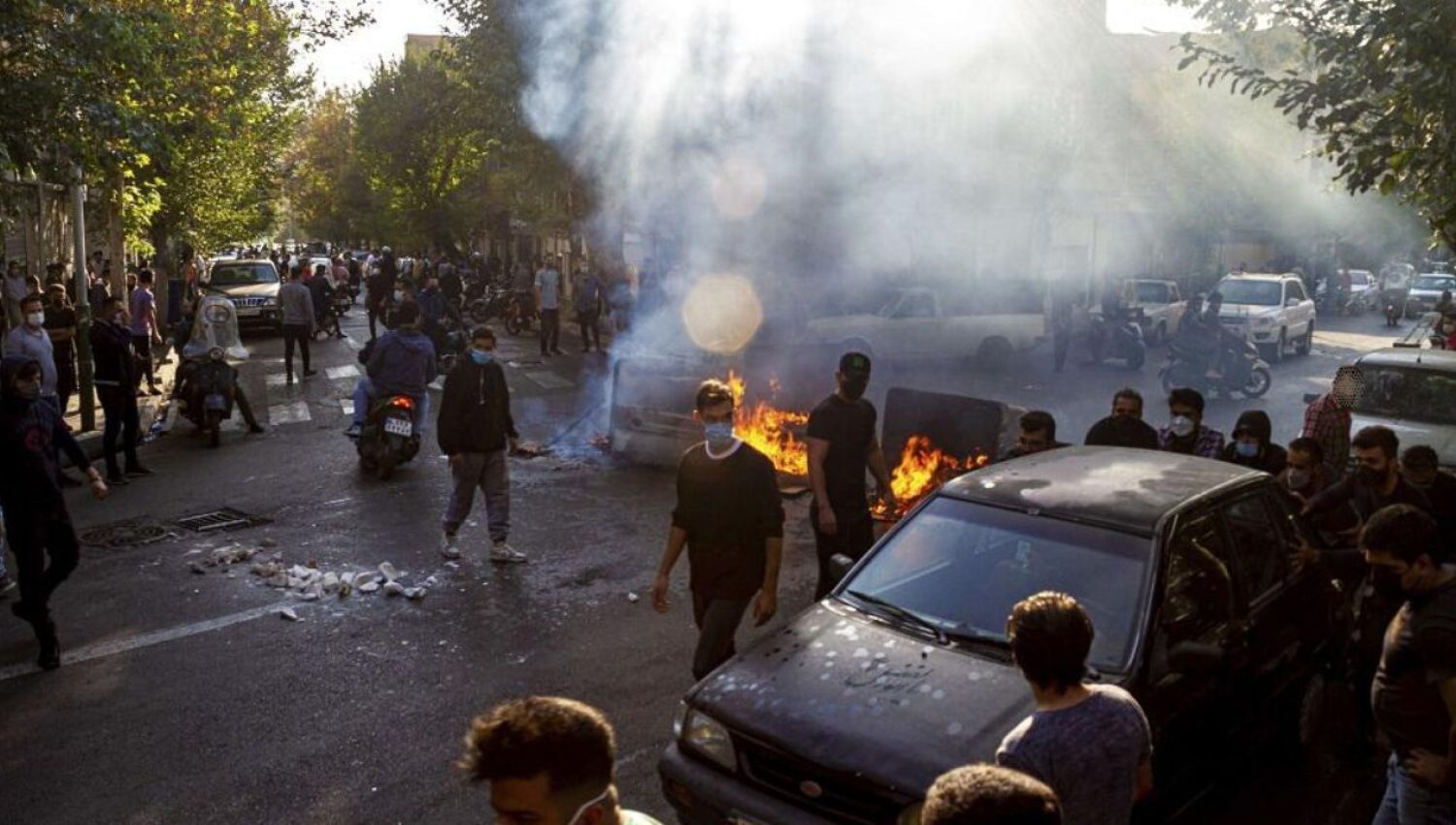 ماذا وراء تعليق عقوبة 80% من مثيري الشغب في ايران؟ 