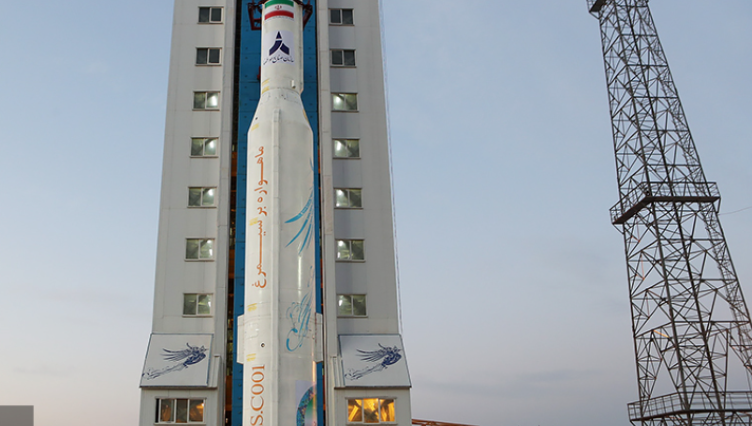 ما سبب القلق الأميركي من إطلاق إيران لصاروخ "سيمرغ"؟