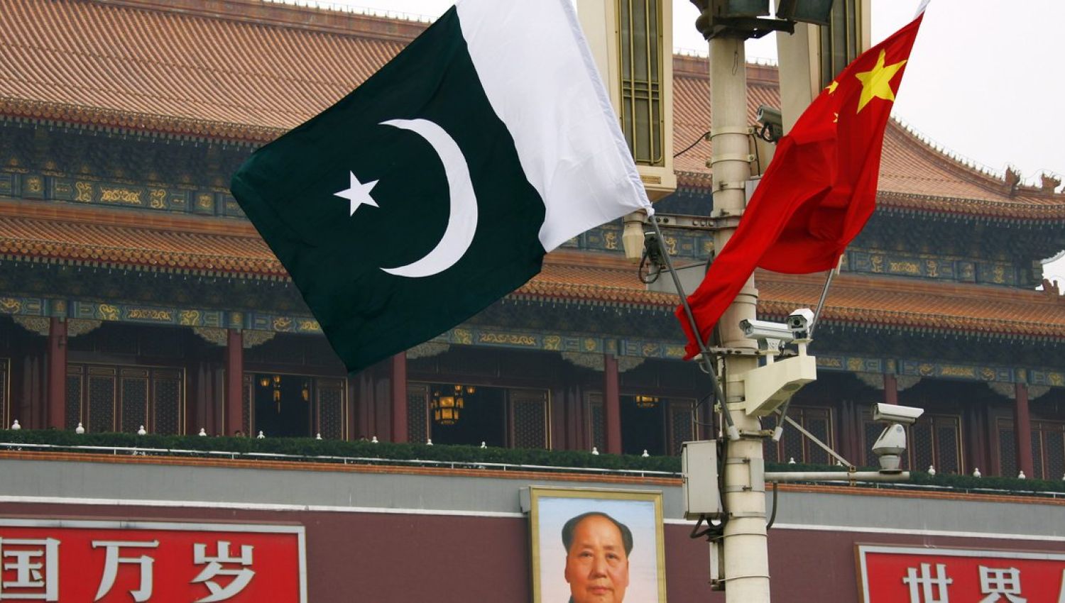كيف أقامت الصين وباكستان علاقات وثيقة؟