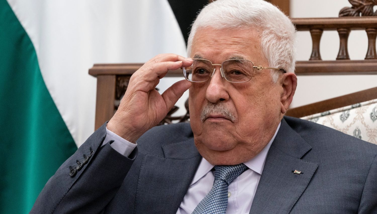 تبادل "اتهامات" بين عباس والإسرائيليين!