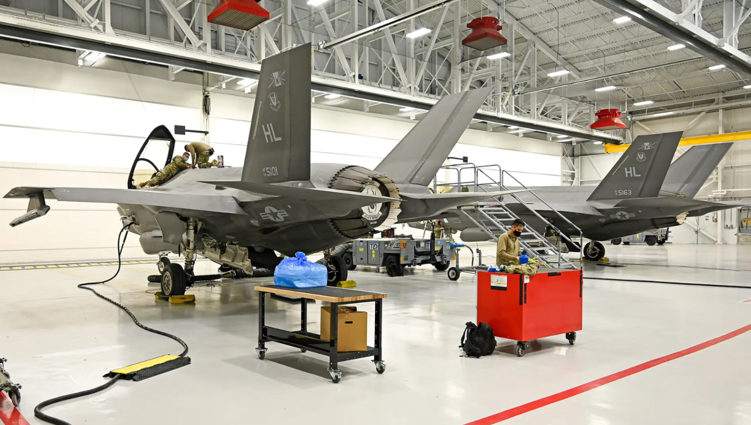 اللوجستيات تهدّد طائرة F-35 في السلم والحرب!!