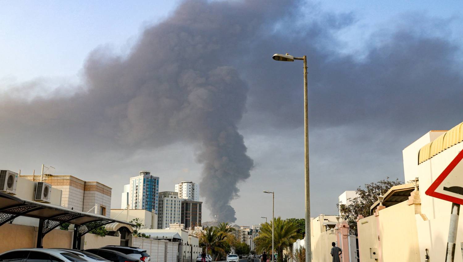 الأموال تهرب من دبي