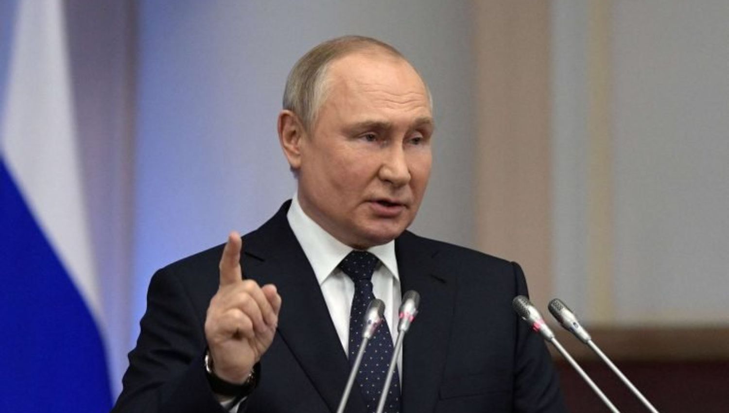 بوتين يحذر خصومه من الرد الصاعق ويفعّل سلاح الغاز