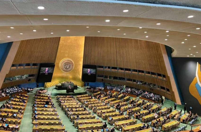 نتنياهو يخاطب مقاعد فارغة: الاستعراض لم يعد مجدياً
